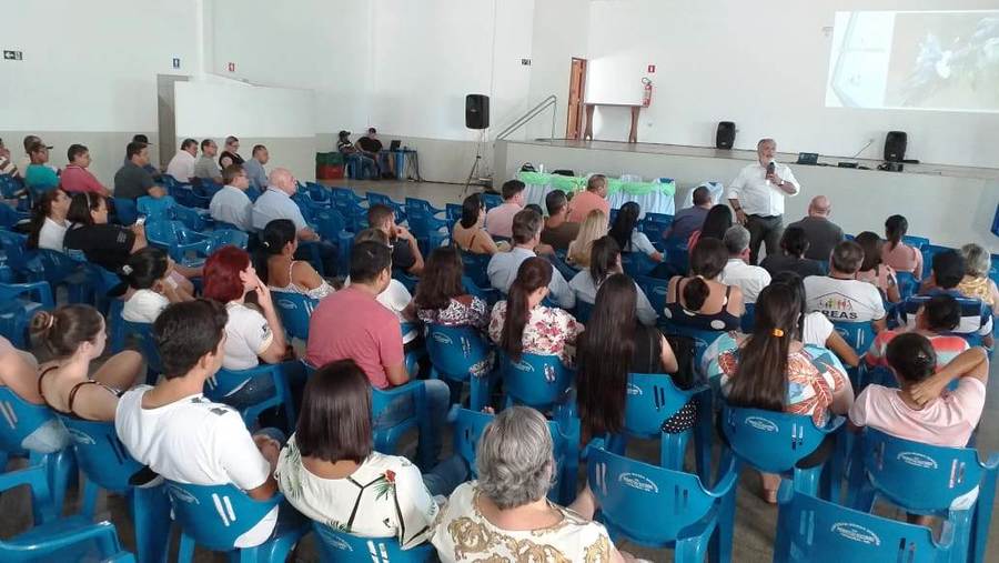 Palestra para servidores da Prefeitura trouxe a Itaquiraí o renomado psicanalista Dr. Jairo de Paula