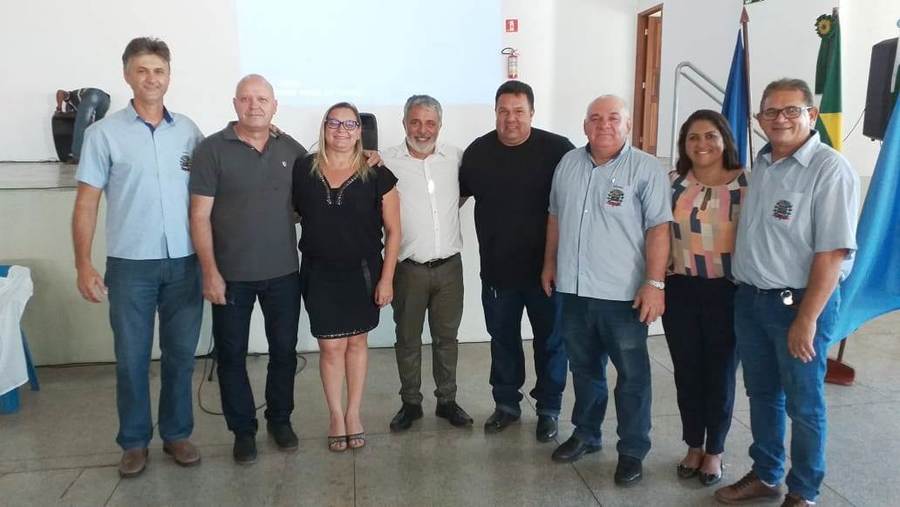 Palestra para servidores da Prefeitura trouxe a Itaquiraí o renomado psicanalista Dr. Jairo de Paula