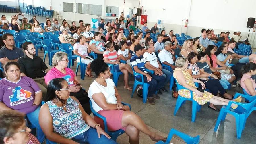 Palestra para servidores da Prefeitura trouxe a Itaquiraí o renomado psicanalista Dr. Jairo de Paula