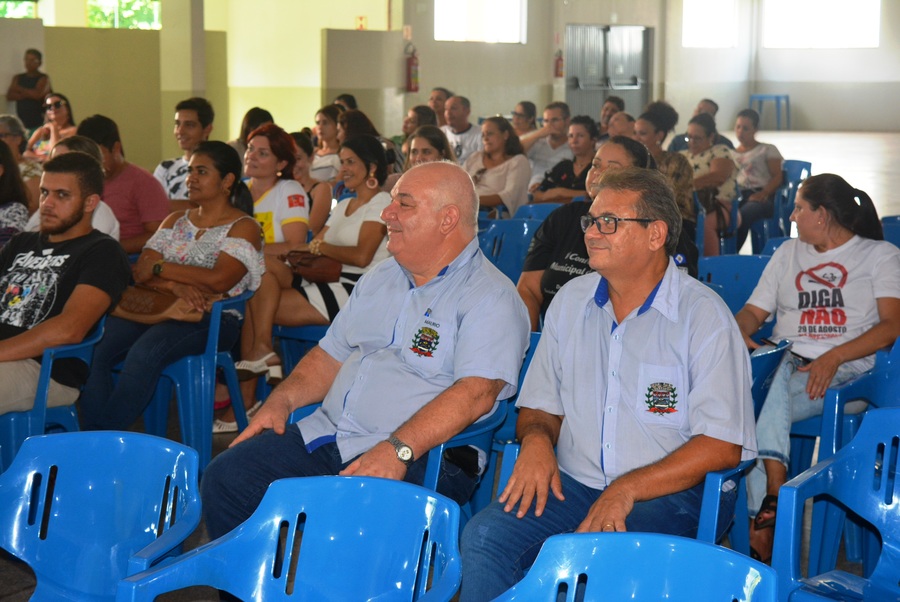Palestra para servidores da Prefeitura trouxe a Itaquiraí o renomado psicanalista Dr. Jairo de Paula