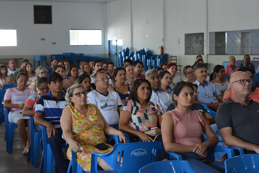 Palestra para servidores da Prefeitura trouxe a Itaquiraí o renomado psicanalista Dr. Jairo de Paula