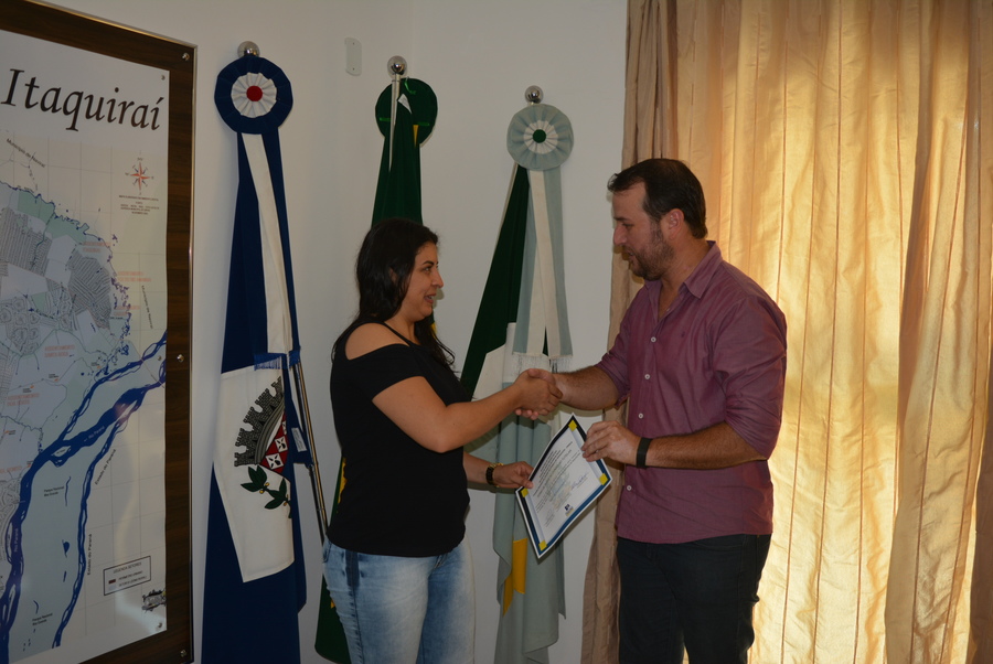 Mano empossa conselheiros tutelares de Itaquiraí que terão mandato de 4 anos