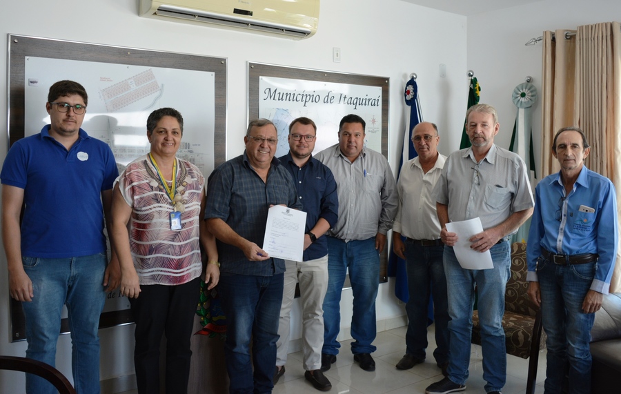 Paulo Meira, Áurea Cerezine, Prefeito Ricardo, Dr. Julio Sanches, José Belo, Ivaldo Vessoni, Felipe Kopper e Elmir Bühler. Foto: Guiomar Biondo