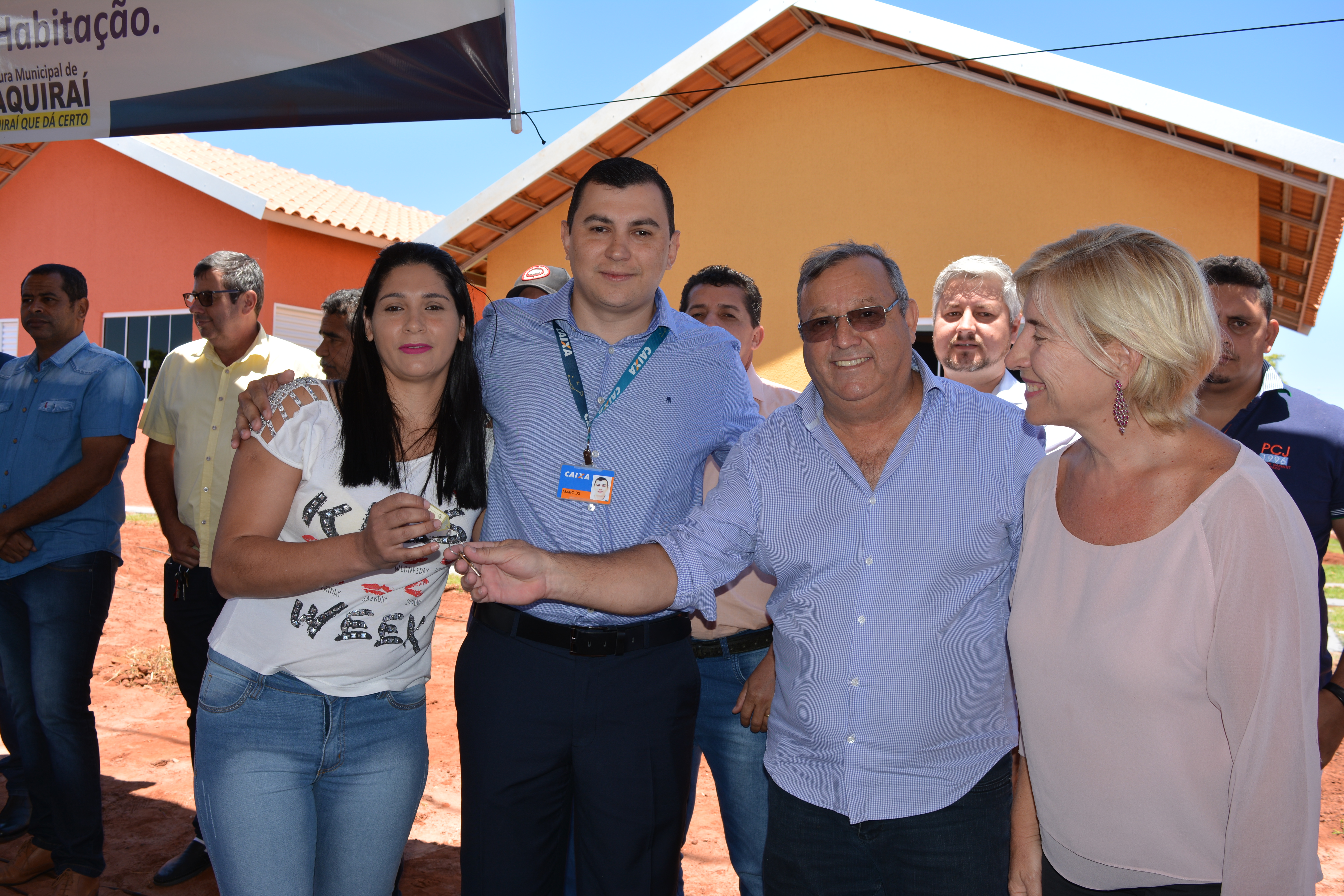 Presidente da Agehab e Prefeito Ricardo Fávaro entregam 24 casas em Itaquiraí
