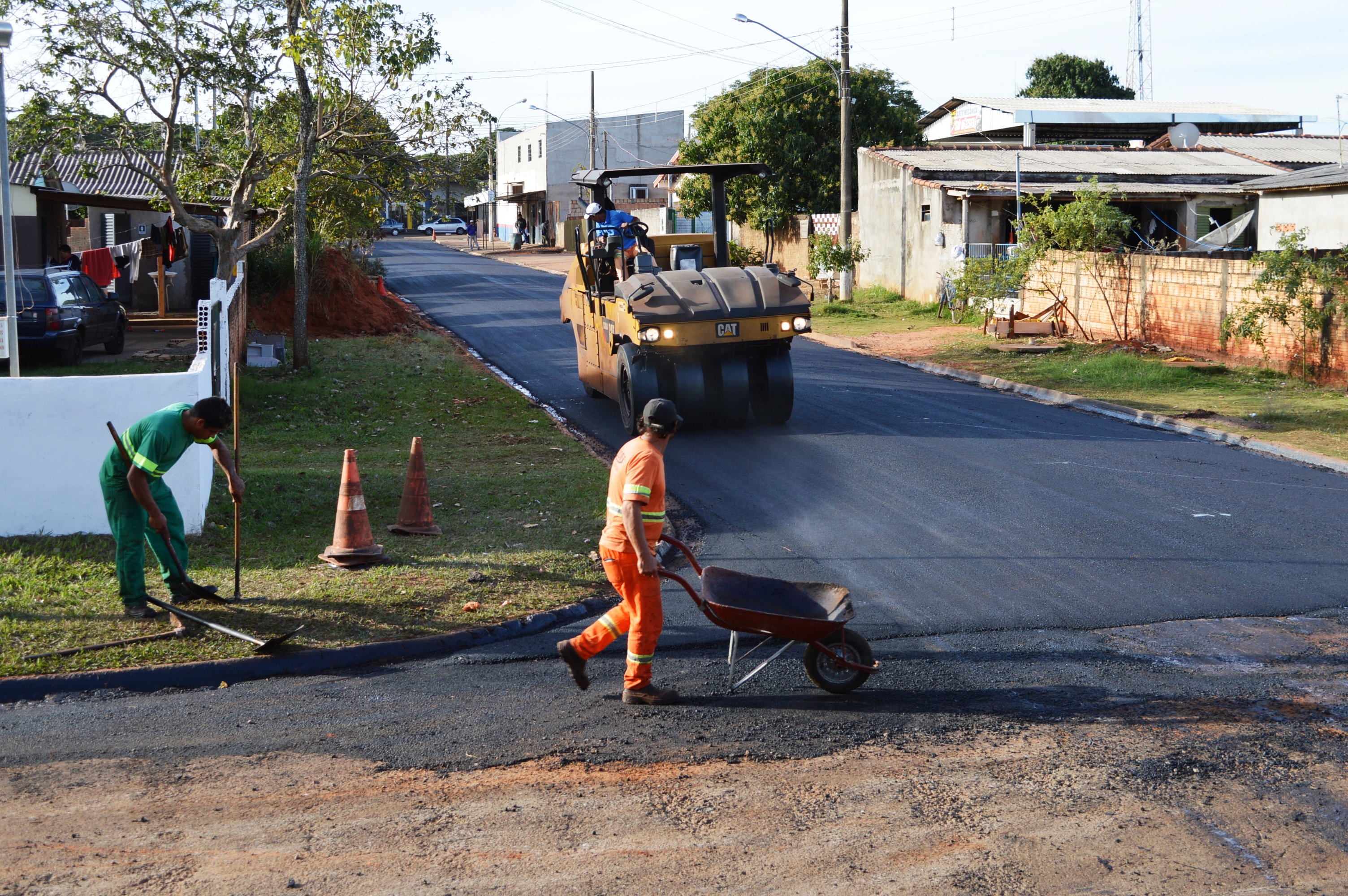 Governo do Estado e Prefeitura de Itaquiraí executam o recapeamento de ruas do Jd Primavera