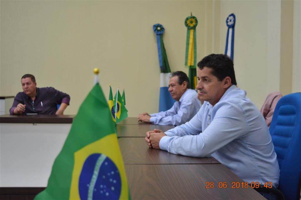 Autoridades da AL, Prefeitura, Câmara, Incra, MDA e Agehab discutem a regularização fundiária em Itaquiraí