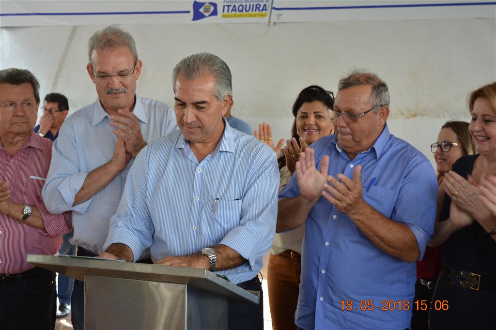 Governador Reinaldo inaugura pavimentação do N. Era e N. Esperança e lança restauração de ruas do Jardim Primavera