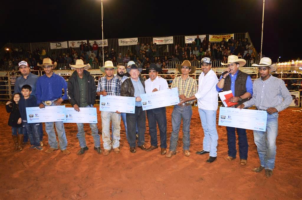 Cowboys de Itaquiraí levam os quatro primeiros prêmios do rodeio disputado na Expô Itaquiraí 2018