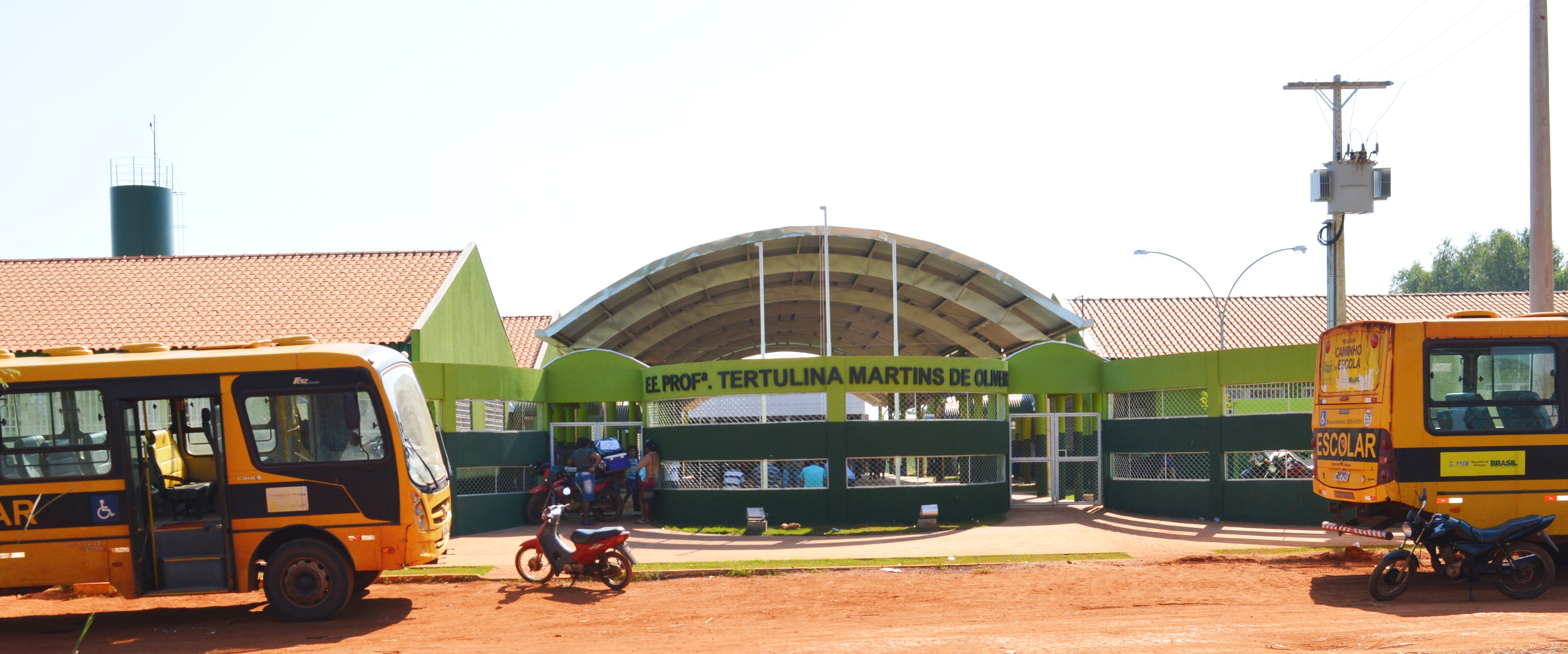 Moderna escola construída no Assentamento Santo Antônio entra em funcionamentos com 1.500 alunos