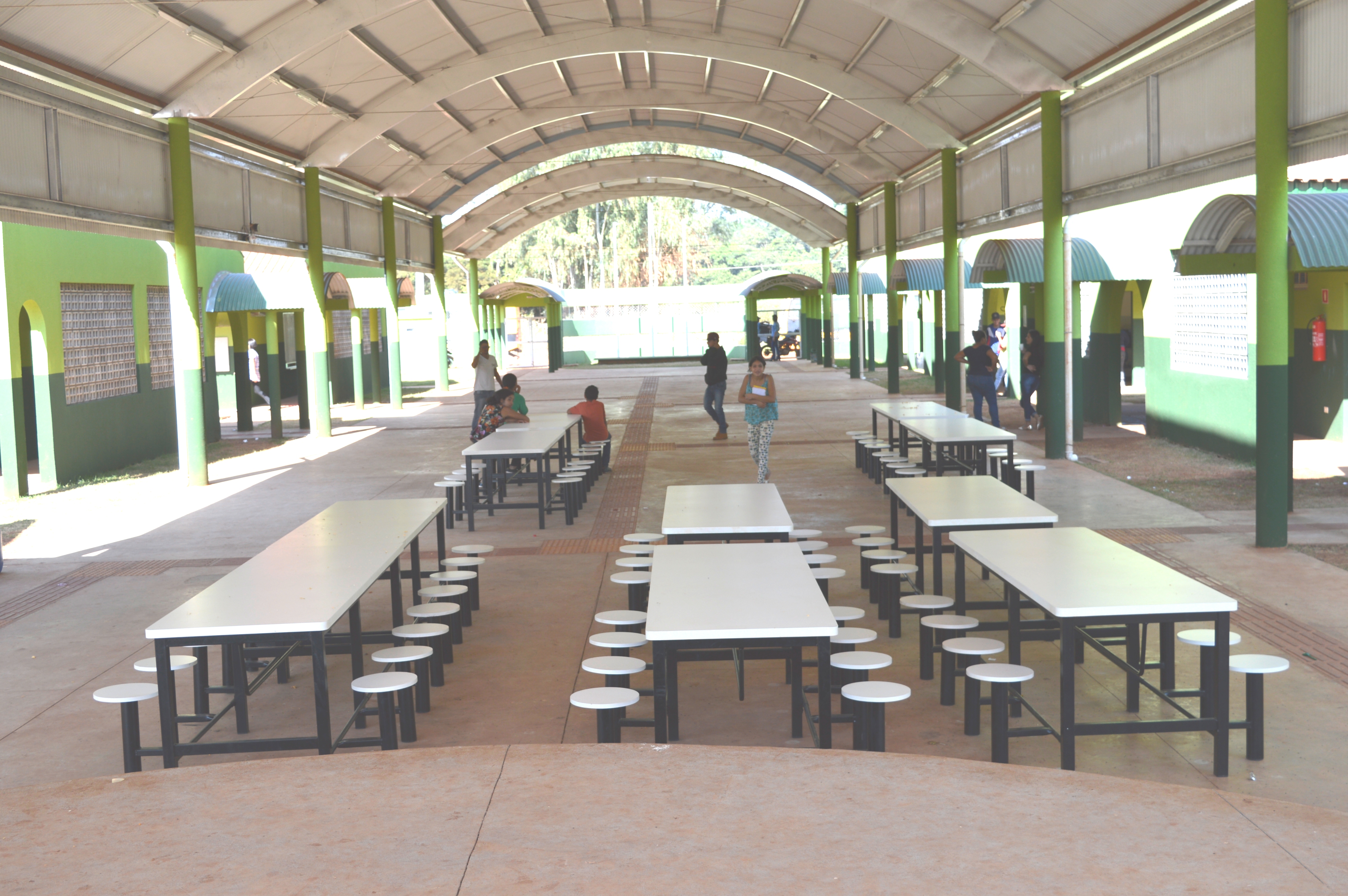 Moderna escola construída no Assentamento Santo Antônio entra em funcionamentos com 1.500 alunos