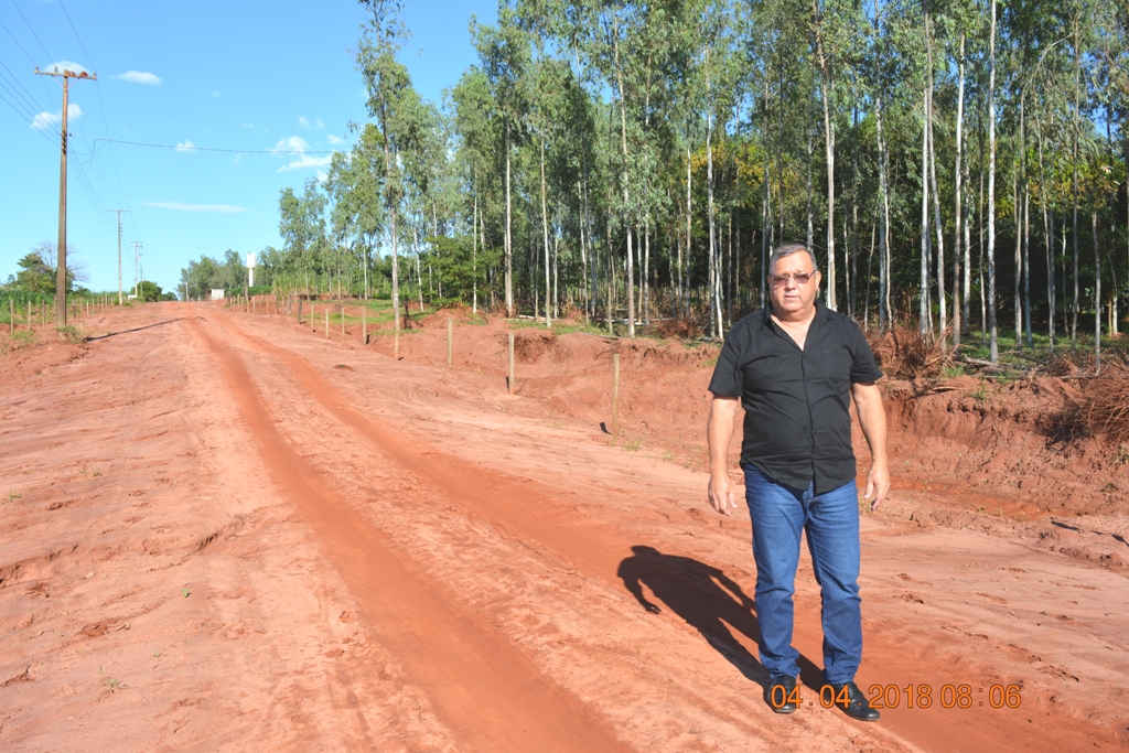 Prefeito Ricardo vistoria serviços de recuperação de estradas rurais em várias regiões do município