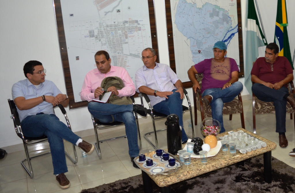 Deputado Elizeu Dionísio visita Itaquiraí e anuncia emendas para o setor da Saúde e custeio