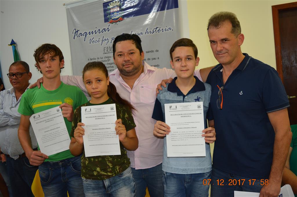 Fundação de Cultura de Itaquiraí finaliza o ano com entrega de certificados de cursos Informática, Vagonite e Capoeira