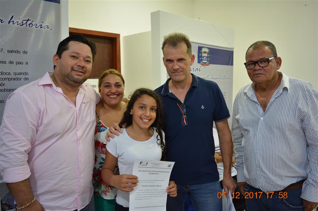 Fundação de Cultura de Itaquiraí finaliza o ano com entrega de certificados de cursos Informática, Vagonite e Capoeira