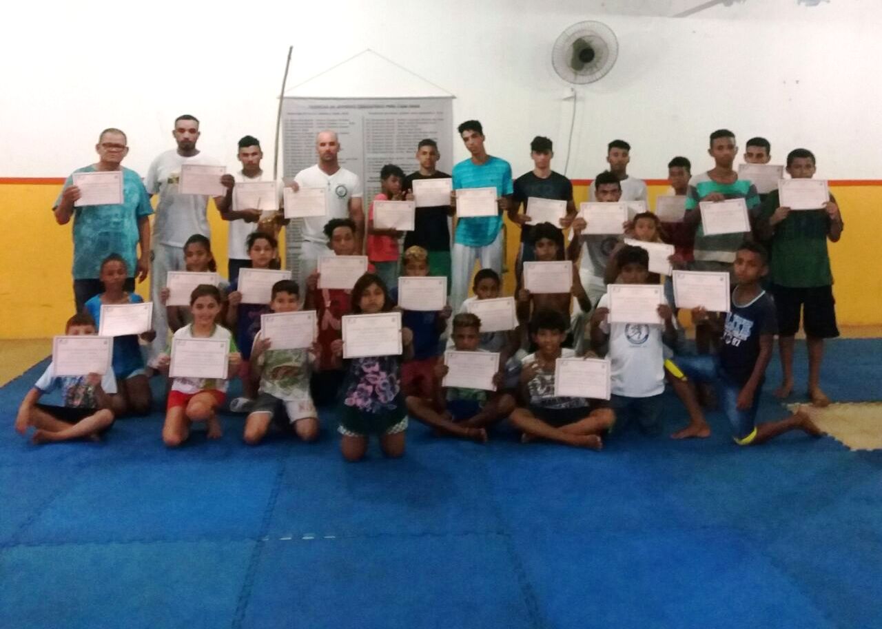 Fundação de Cultura de Itaquiraí finaliza o ano com entrega de certificados de cursos Informática, Vagonite e Capoeira