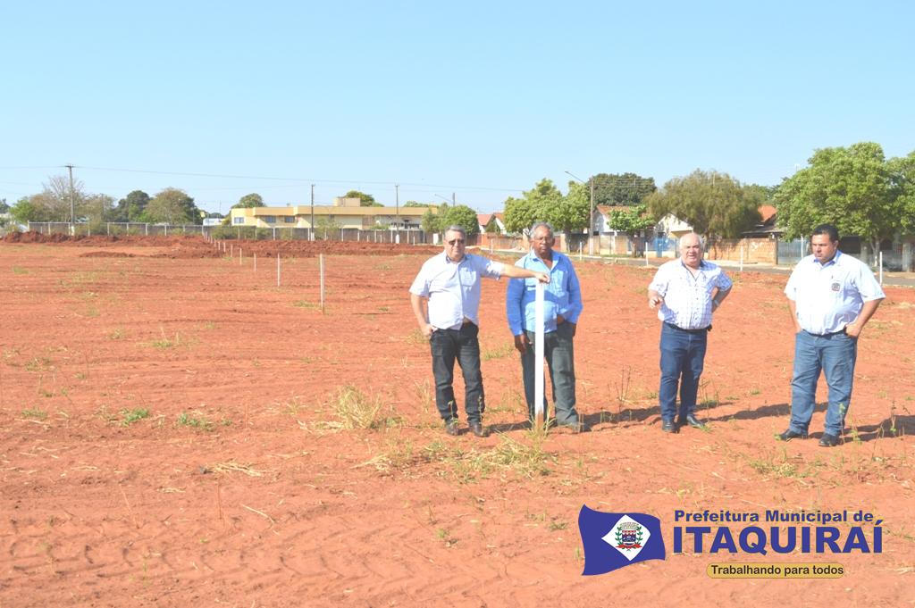 Prefeito Ricardo Fávaro vistoria início das obras para implantação do conjunto habitacional Jardim dos Ipês