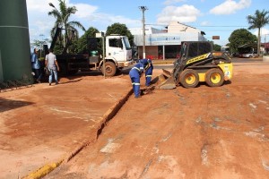 Prefeitura de Itaquiraí realiza limpeza e reparos nas vias do município após chuva