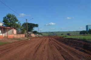 PELA 1ª VEZ NA HISTÔRIA DO MUNICIPIO, PREFEITURA RECUPERA PISTA DE ATLETISMO DO ESTADIO CARMINATÃO.