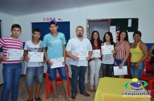 Alunos de cursos profissionalizante da Prefeitura/IMPACTO recebem certificados