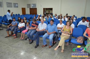 ITAQUIRAÍ ENTREGA CERTIFICADOS A ALUNOS DO PROJOVEM TRABALHADOR