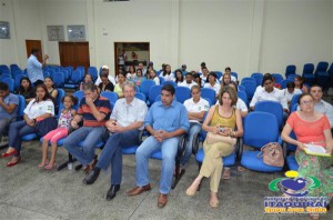 ITAQUIRAÍ ENTREGA CERTIFICADOS A ALUNOS DO PROJOVEM TRABALHADOR