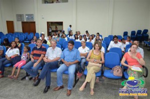 ITAQUIRAÍ ENTREGA CERTIFICADOS A ALUNOS DO PROJOVEM TRABALHADOR
