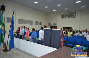 ITAQUIRAÍ ENTREGA CERTIFICADOS A ALUNOS DO PROJOVEM TRABALHADOR