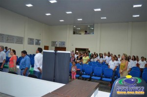ITAQUIRAÍ ENTREGA CERTIFICADOS A ALUNOS DO PROJOVEM TRABALHADOR