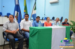 ITAQUIRAÍ ENTREGA CERTIFICADOS A ALUNOS DO PROJOVEM TRABALHADOR