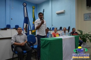 ITAQUIRAÍ ENTREGA CERTIFICADOS A ALUNOS DO PROJOVEM TRABALHADOR