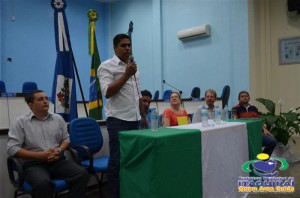 ITAQUIRAÍ ENTREGA CERTIFICADOS A ALUNOS DO PROJOVEM TRABALHADOR