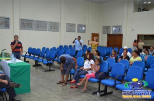 ITAQUIRAÍ ENTREGA CERTIFICADOS A ALUNOS DO PROJOVEM TRABALHADOR