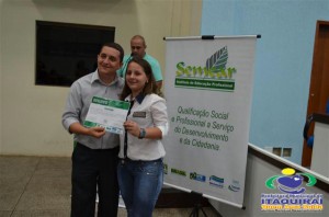 ITAQUIRAÍ ENTREGA CERTIFICADOS A ALUNOS DO PROJOVEM TRABALHADOR