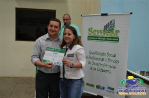 ITAQUIRAÍ ENTREGA CERTIFICADOS A ALUNOS DO PROJOVEM TRABALHADOR