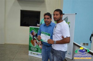 ITAQUIRAÍ ENTREGA CERTIFICADOS A ALUNOS DO PROJOVEM TRABALHADOR