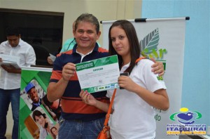 ITAQUIRAÍ ENTREGA CERTIFICADOS A ALUNOS DO PROJOVEM TRABALHADOR