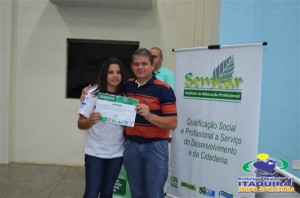 ITAQUIRAÍ ENTREGA CERTIFICADOS A ALUNOS DO PROJOVEM TRABALHADOR