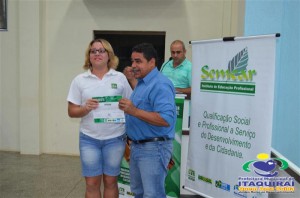 ITAQUIRAÍ ENTREGA CERTIFICADOS A ALUNOS DO PROJOVEM TRABALHADOR