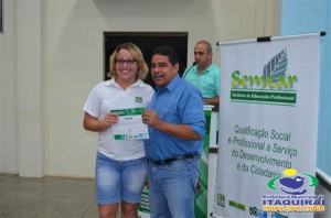 ITAQUIRAÍ ENTREGA CERTIFICADOS A ALUNOS DO PROJOVEM TRABALHADOR