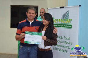 ITAQUIRAÍ ENTREGA CERTIFICADOS A ALUNOS DO PROJOVEM TRABALHADOR