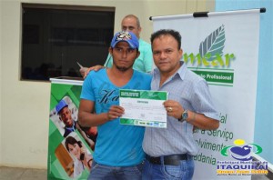 ITAQUIRAÍ ENTREGA CERTIFICADOS A ALUNOS DO PROJOVEM TRABALHADOR