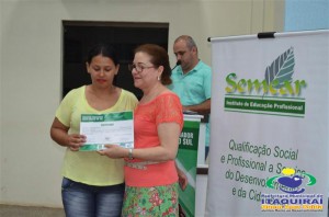 ITAQUIRAÍ ENTREGA CERTIFICADOS A ALUNOS DO PROJOVEM TRABALHADOR