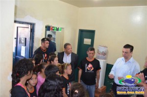 Proerd de Itaquiraí faz passeata anti drogas