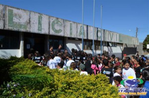 Proerd de Itaquiraí faz passeata anti drogas