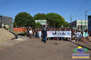 Proerd de Itaquiraí faz passeata anti drogas