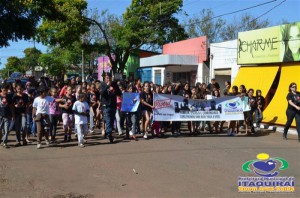 Proerd de Itaquiraí faz passeata anti drogas
