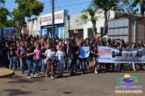 Proerd de Itaquiraí faz passeata anti drogas