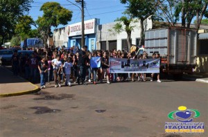 Proerd de Itaquiraí faz passeata anti drogas