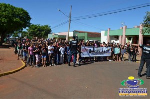 Proerd de Itaquiraí faz passeata anti drogas