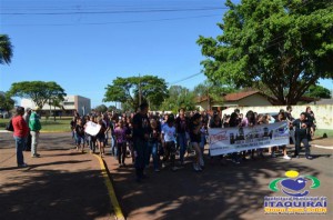 Proerd de Itaquiraí faz passeata anti drogas
